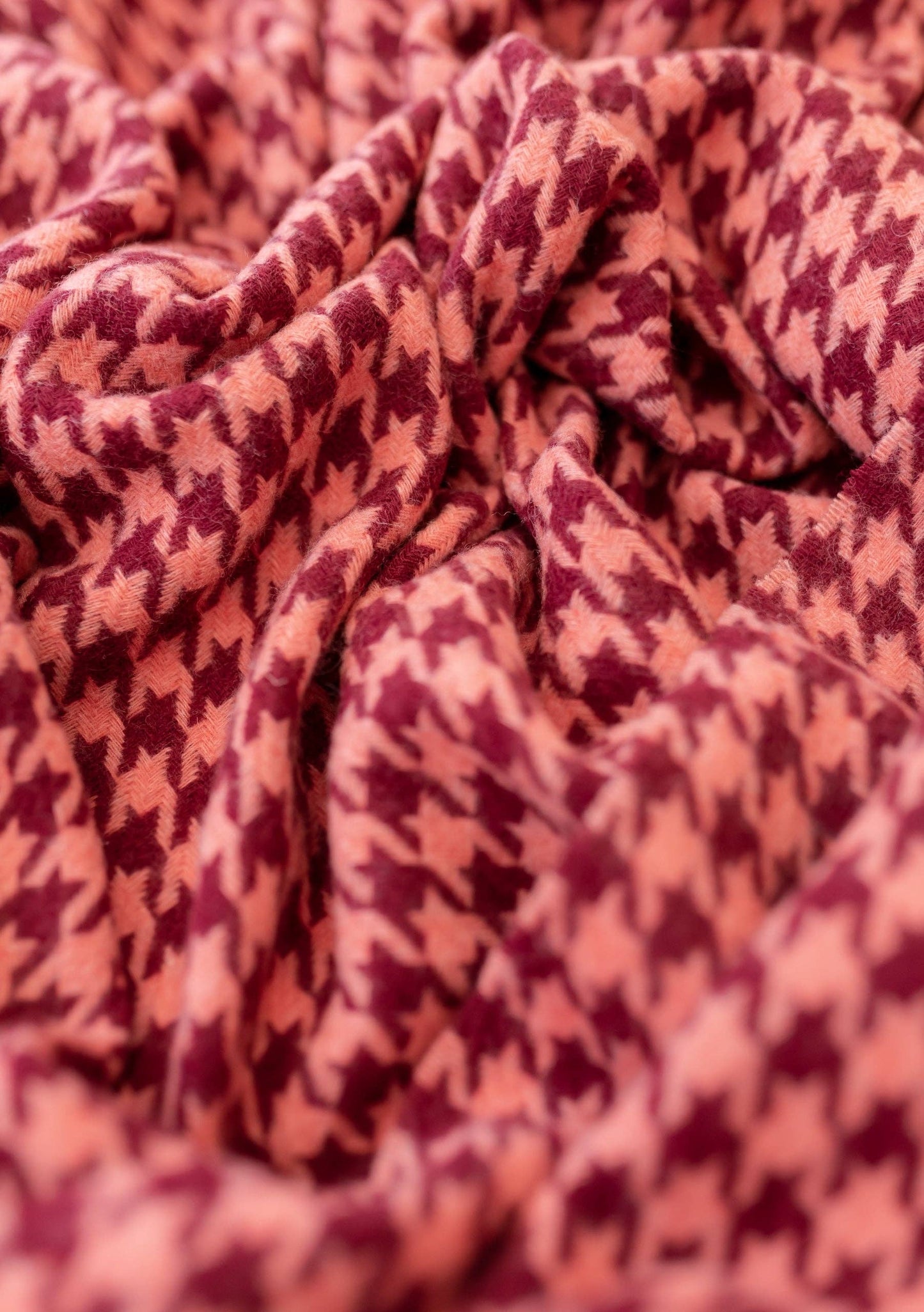 Lambswool Scarf | Berry Houndstooth